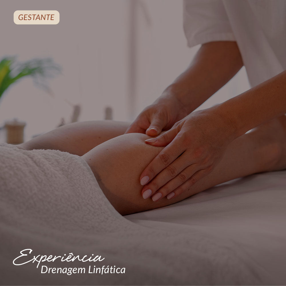 Capa do produto experiência drenagem linfática gestante no speciale spa representado pela foto da parte de trás de duas pernas de uma pessoa deitada e com uma toalha branca cobrindo suas coxas. Duas mo pressionam sua panturrilha